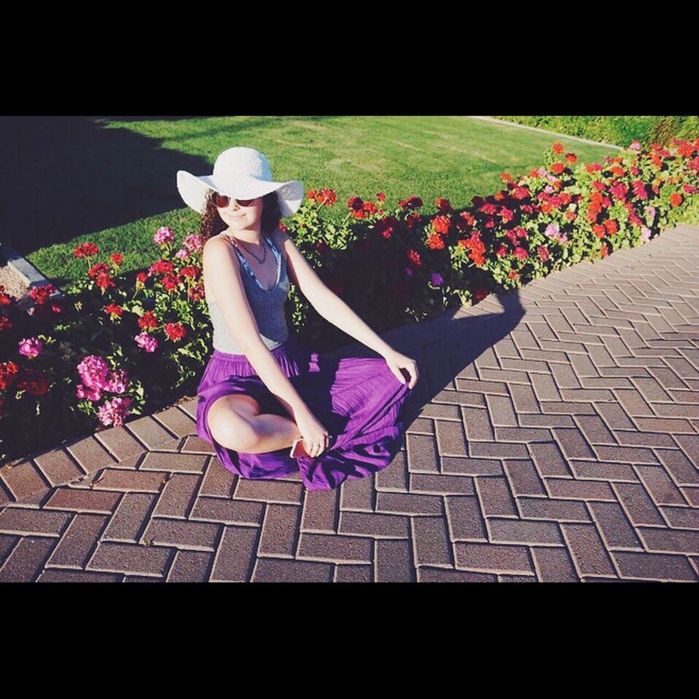 Meet your posher! Bella