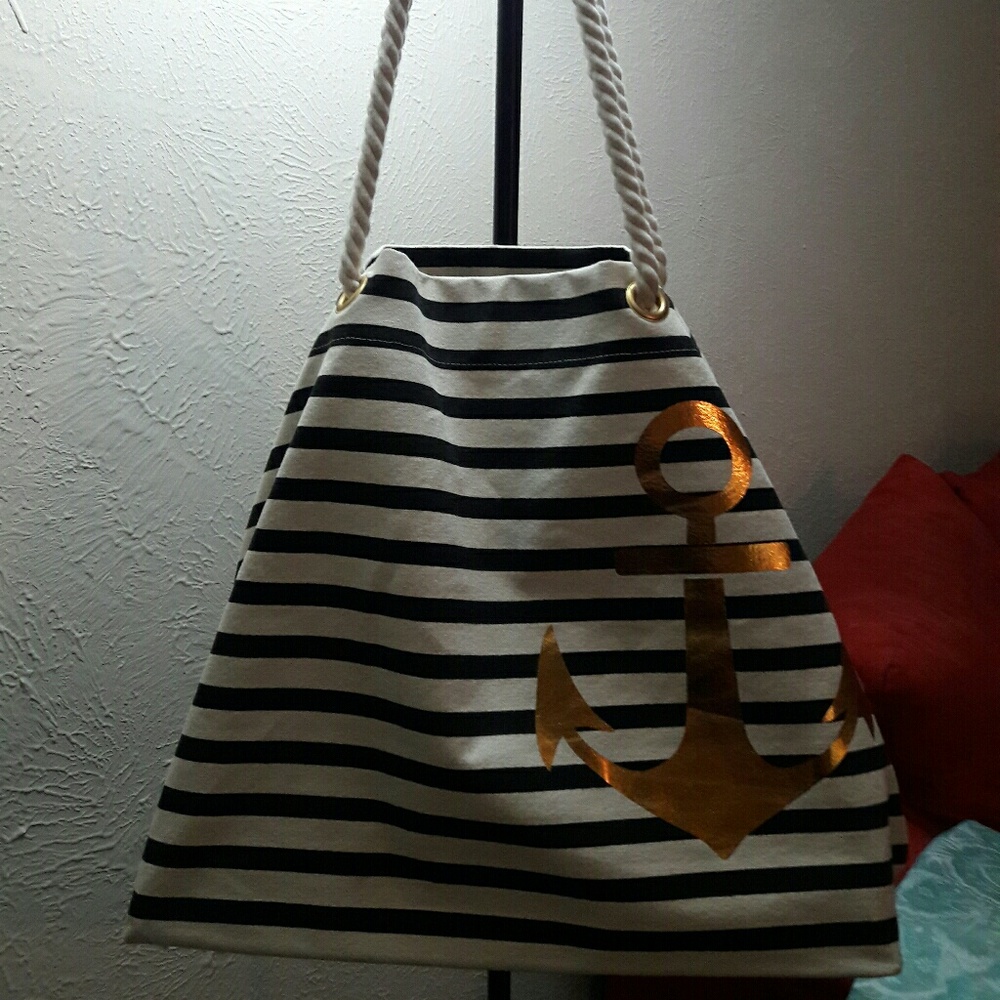 DUFFLE BAG