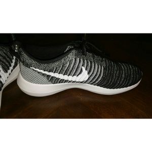 NIKE ROSHE TWO FLYKNIT