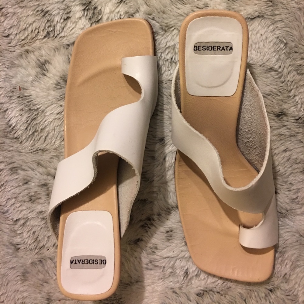 Desiderata White Leather Sandal Size 6M