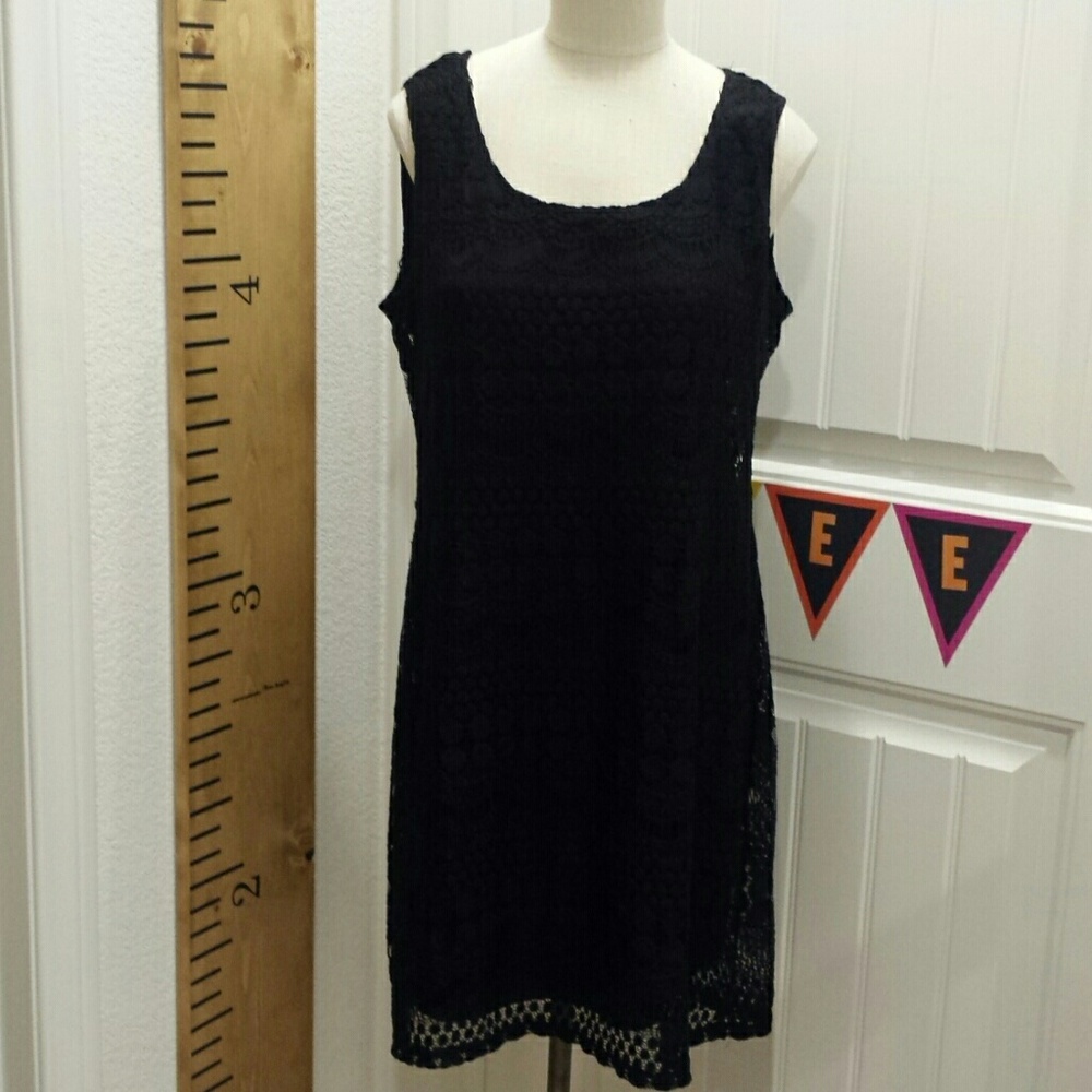 TIANA B. Dress size L