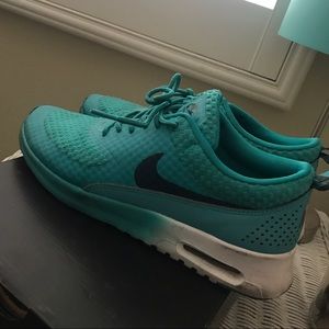 Nike Thea air max