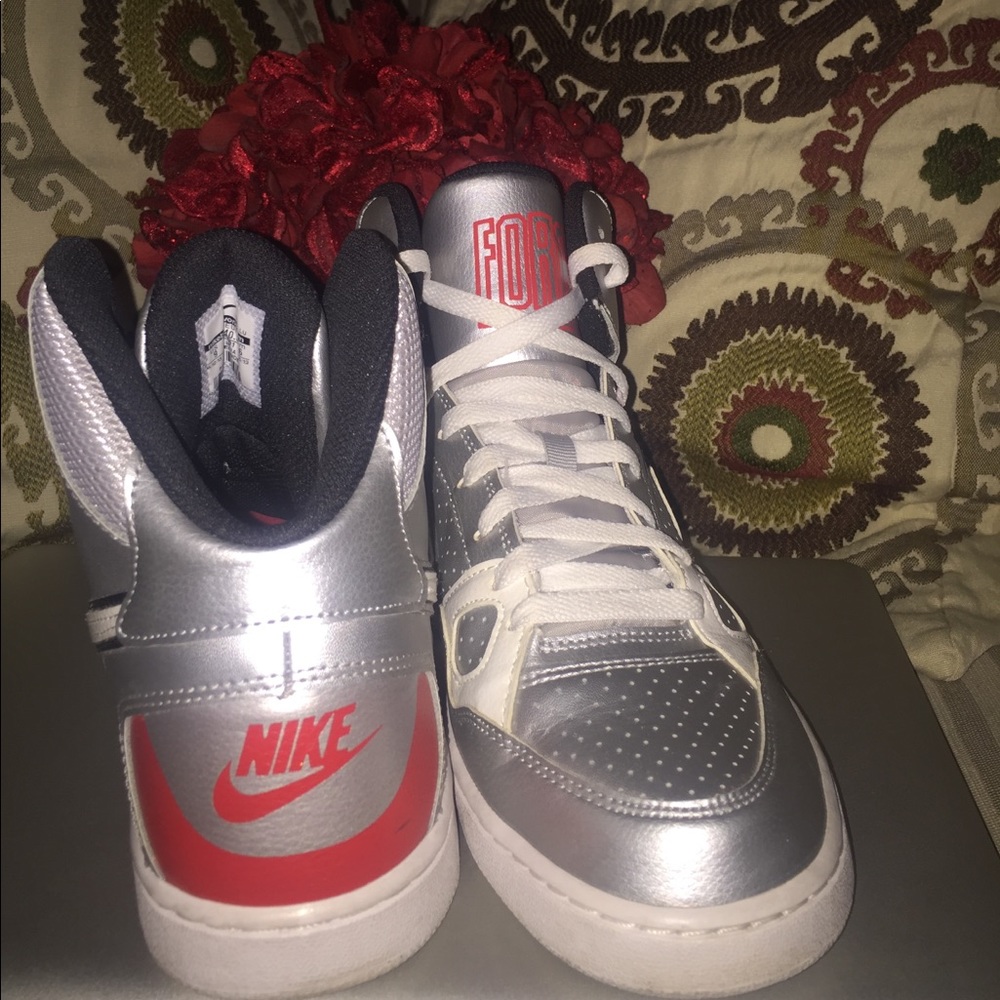 Ladies Nike High Top sneaker limited edition