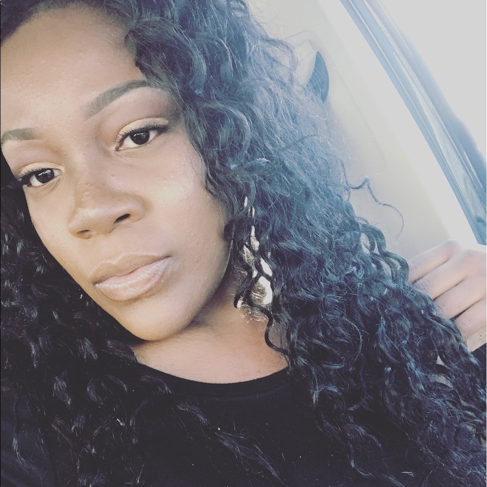 Meet your Posher, Janessa