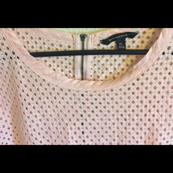 Banana Republic NWOT Peach Short sleeved Net Crop - Picture 2 of 4