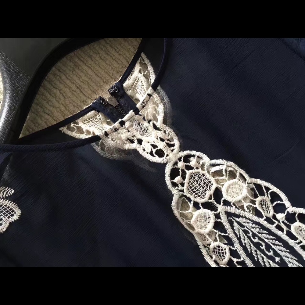 Alice+Olivia Aquinnah bell sleeve maxi dress new - Picture 3 of 8