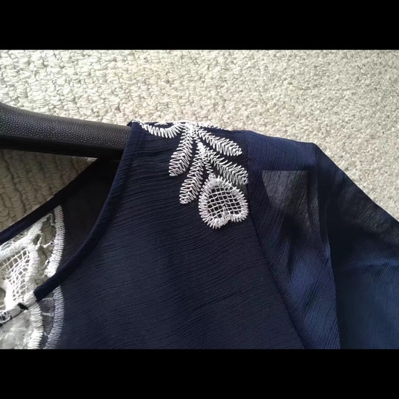 Alice+Olivia Aquinnah  bell sleeve maxi dress new - Picture 4 of 8