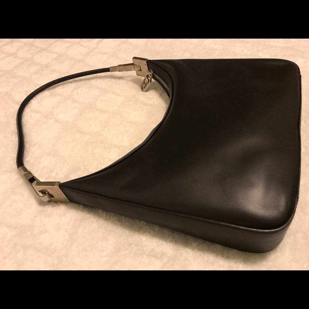 Gucci leather purse