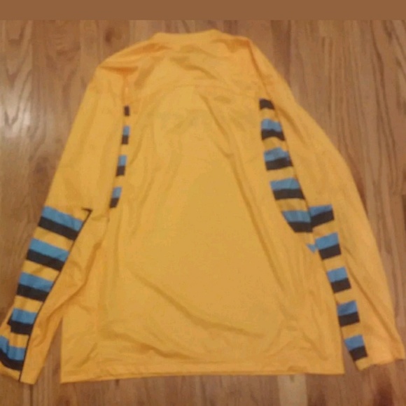 Nike Air Jordan Jumpman Marquette Basketball - Picture 2 of 4