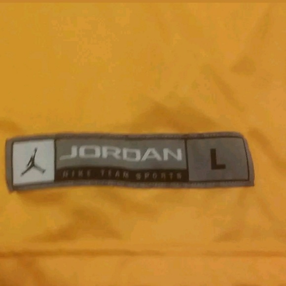 Nike Air Jordan Jumpman Marquette Basketball - Picture 4 of 4