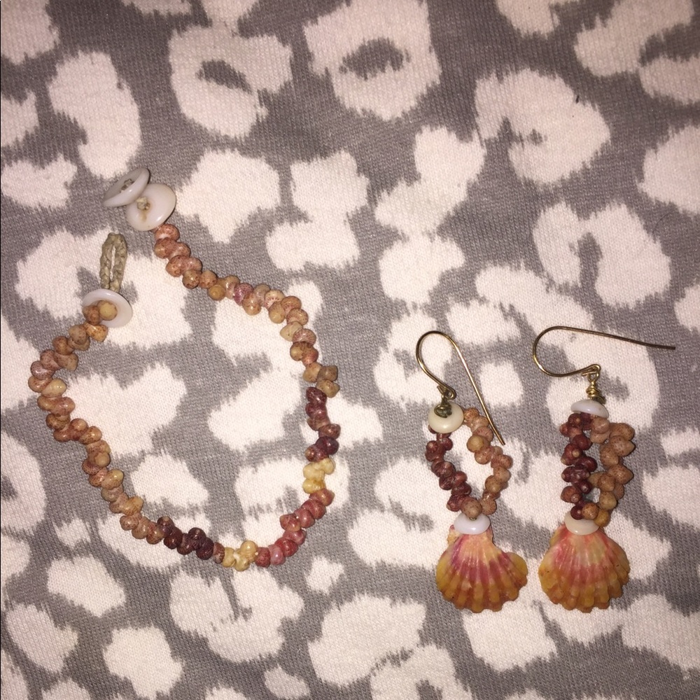 ⭐️SOLD⭐️ BNWOT Ni'ihau shell bracelet & earrings