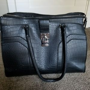 Meet your Posher, Nhung