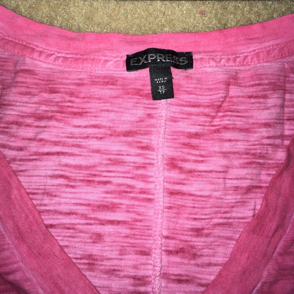Express V neck - Picture 2 of 3