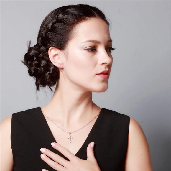 🎉HP🎉CZ Sterling Silver Cross Necklace - Picture 2 of 6