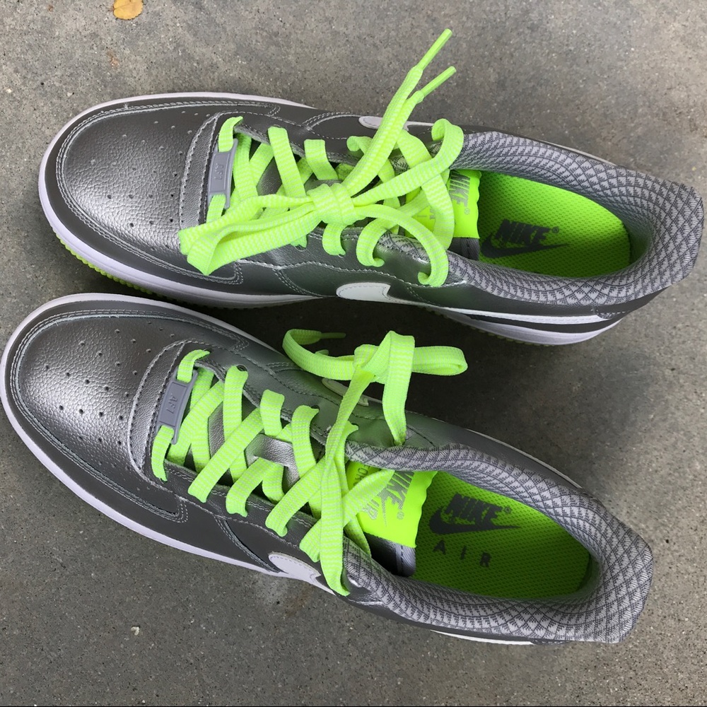 NWB NIKE AIR FORCE 1 LEATHER METALLIC & VOLT 6.5y - Picture 2 of 7