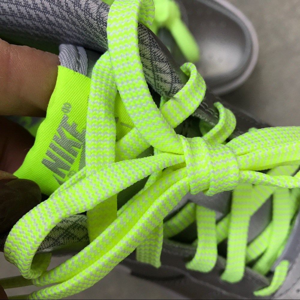 NWB NIKE AIR FORCE 1 LEATHER METALLIC & VOLT 6.5y - Picture 3 of 7