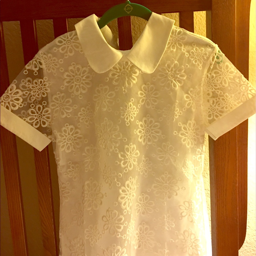 Absolutely precious ivory blouse