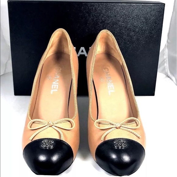 CHANEL Shoes - Auth Chanel pumps