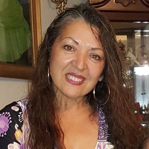 Meet your Posher, Ofelia