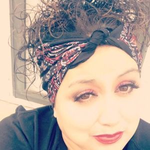 Meet your Posher, Debbie