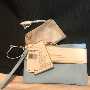 *NWT* Adrienne Vittadini charging wallet