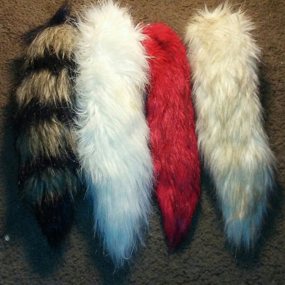 1 laer raccoon tail 4 Faux fur