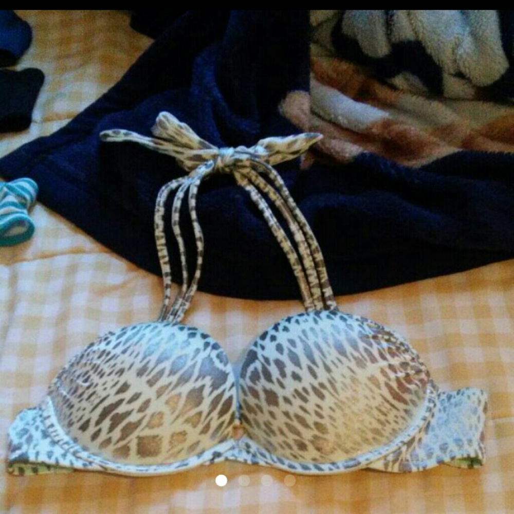 Sale?? 32a VS bombshell swim top
