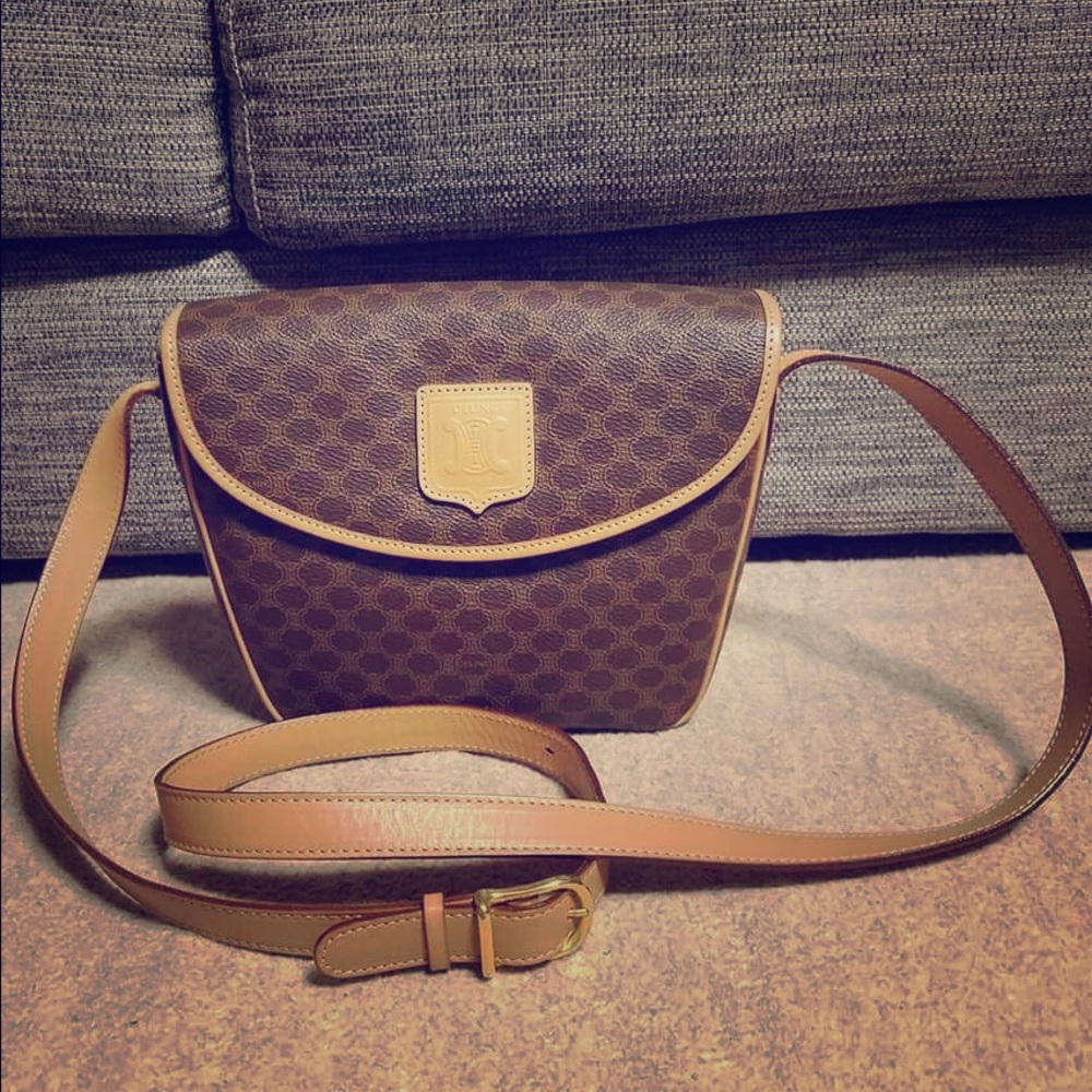 🌹SOLD🌹Authentic Vintage Celine crossbody