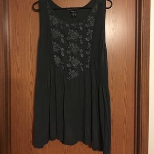 Fashion gray embroidered lace tank