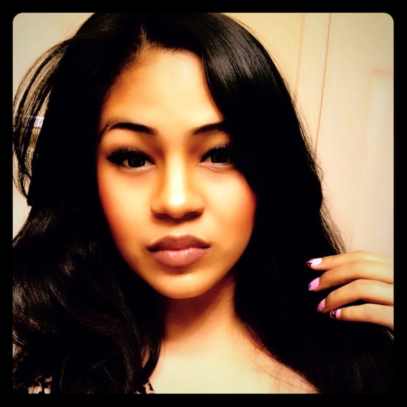 Meet your Posher, Anna 💕 - Picture 9 of 15