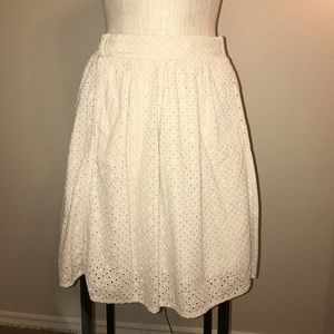 Amazing eyelet skirt with pockets