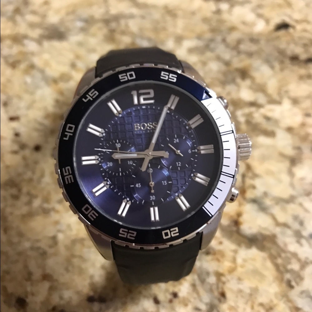 Hugo boss men's chronograph round blue dial watch