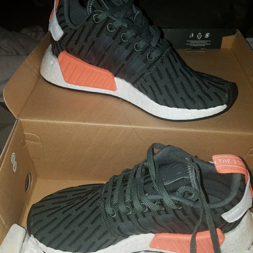 Adidas NMD R2 - Size 7.5