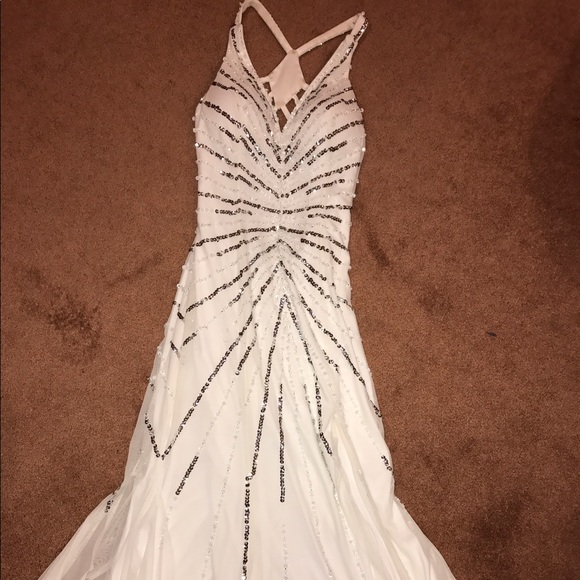 Prom dress - Picture 2 of 2