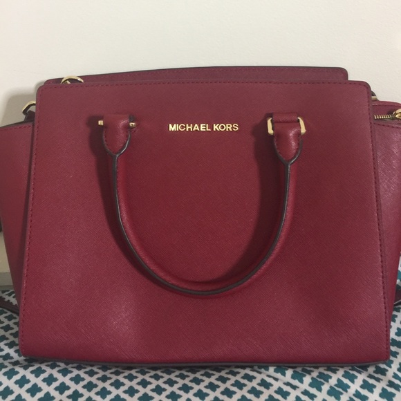Michael Kors Handbags - Authentic Michael Kors Selma Bag