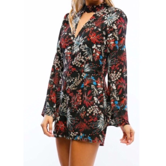 ♦️LAST ONE SALE♦️floral print chiffon romper - Picture 2 of 5