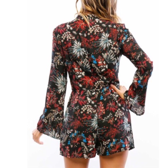 ♦️LAST ONE SALE♦️floral print chiffon romper - Picture 3 of 5
