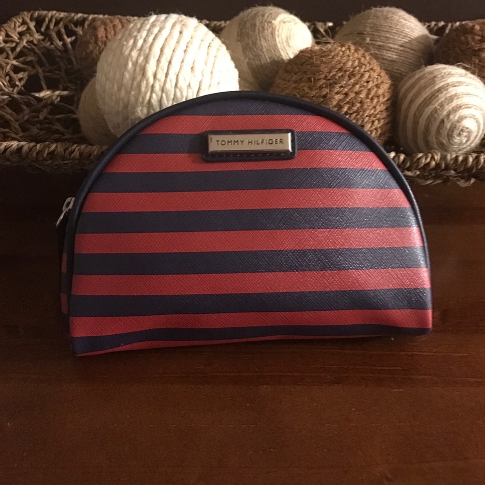 Tommy Hilfiger cosmetics bag 💯