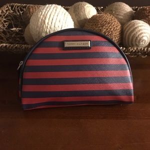 Tommy Hilfiger cosmetics bag 💯