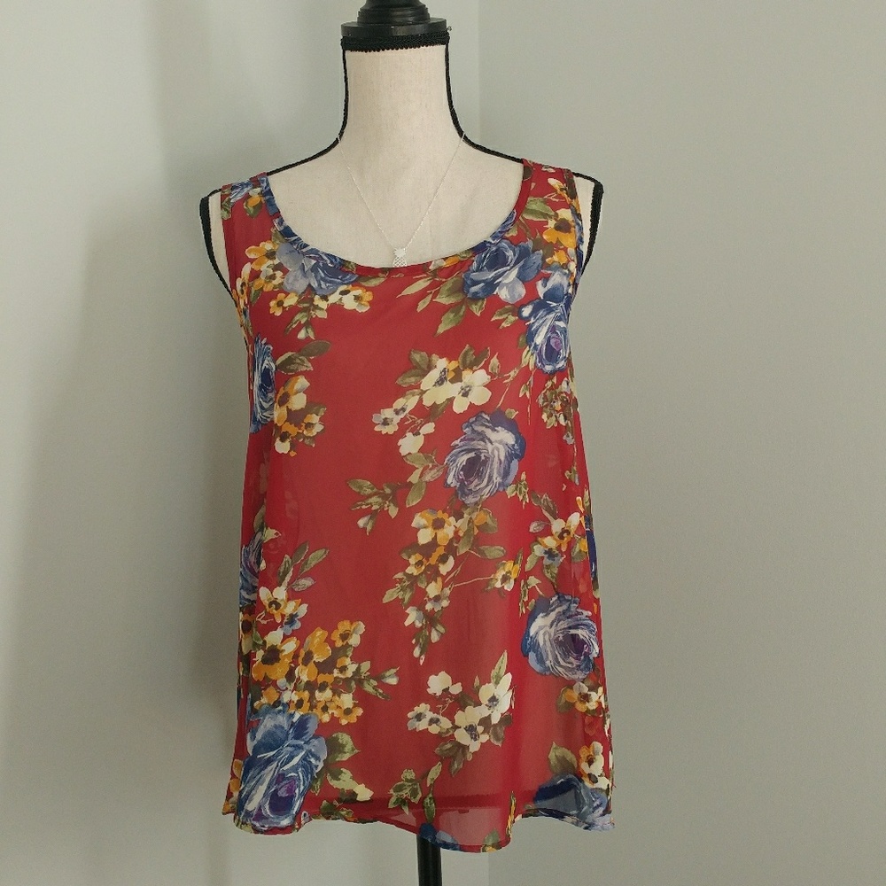 Dainty hooligan Floral lace top