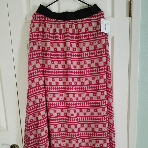 NWT Medium LulaRoe Lucy Skirt - Picture 1 of 2
