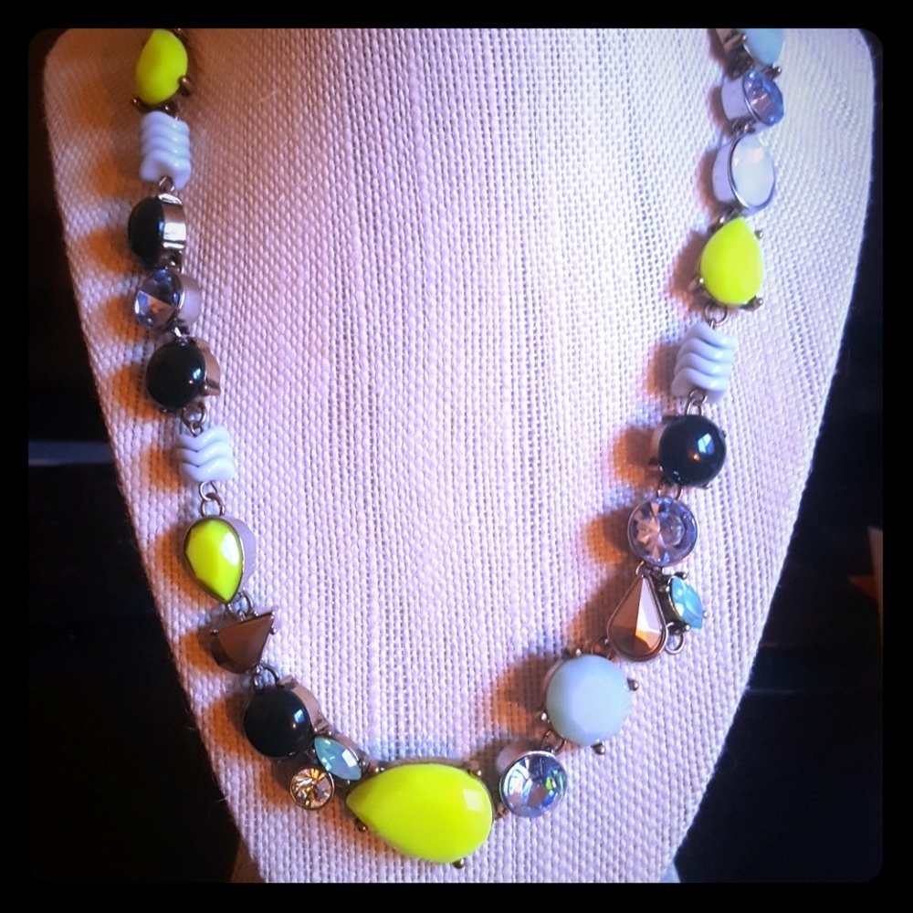 Chunky jewels necklace