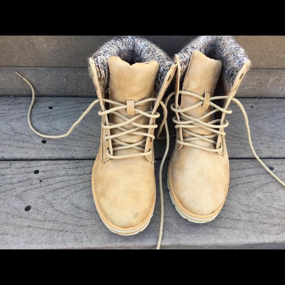 Boots by Sonoma - Picture 2 of 3