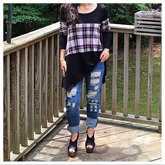 ✨LAST ONE ✨distress boyfriend jeans CLEARANCE SALE - Picture 5 of 5