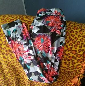 Lularoe floral leggings
