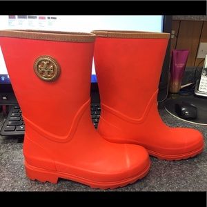 Tory Burch Maureen Rain Boots" Tory Orange"