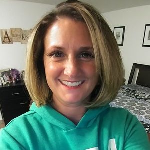 Meet your Posher, Jenecia