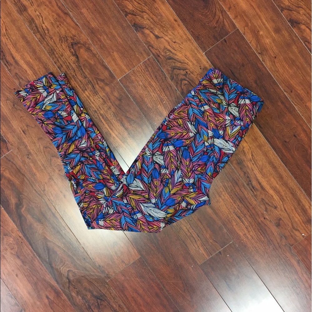 Vibrant feather OS lularoe leggings