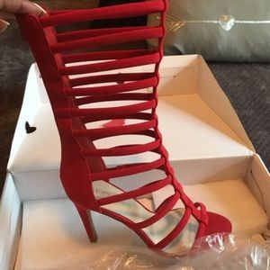 Size 7 never worn Aldo Valleroy heels.