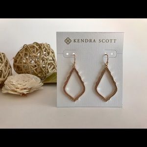 AUTHENTIC Kendra Scott Sophia drop earrings